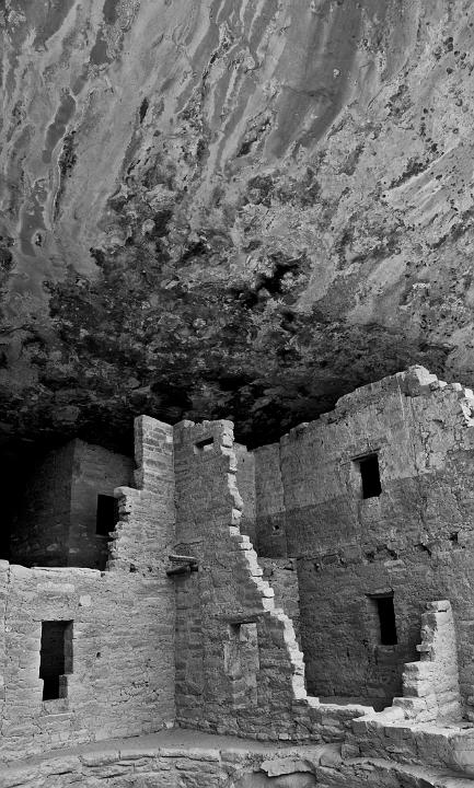 Mesa Verde Spruce House 1072 bw.jpg